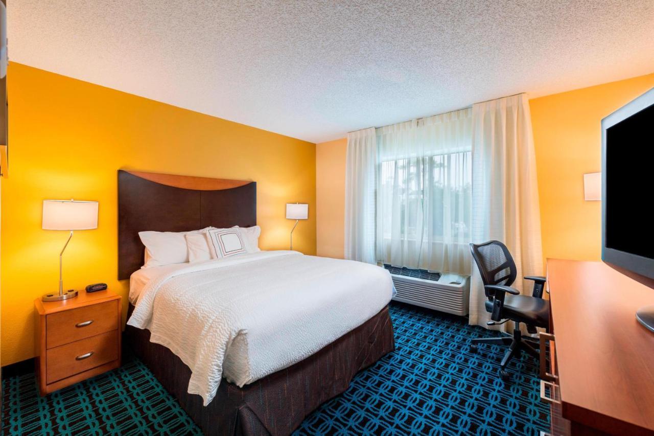 Fairfield Inn And Suites St Petersburg Clearwater Pinellas Park Bagian luar foto