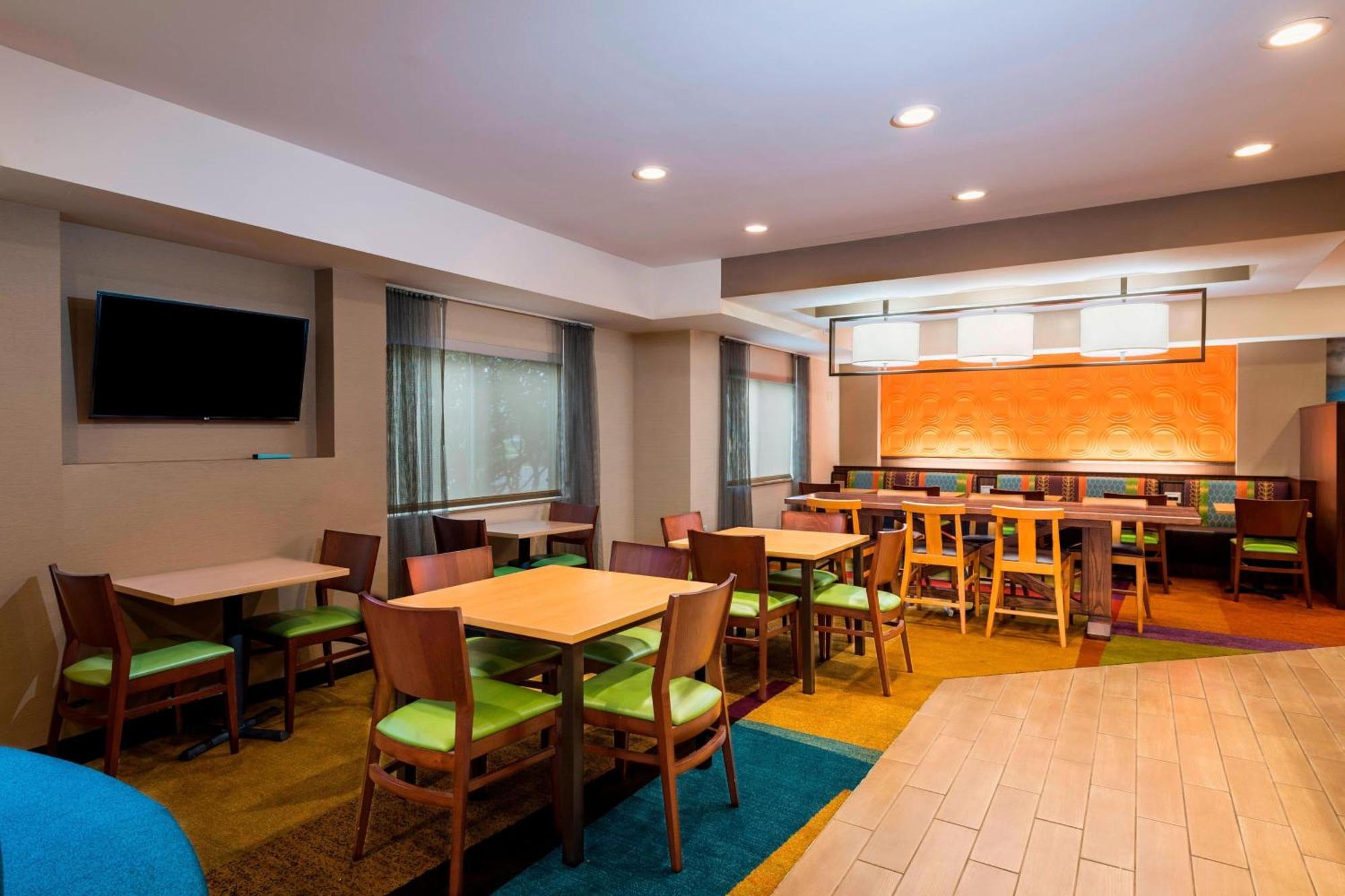 Fairfield Inn And Suites St Petersburg Clearwater Pinellas Park Bagian luar foto