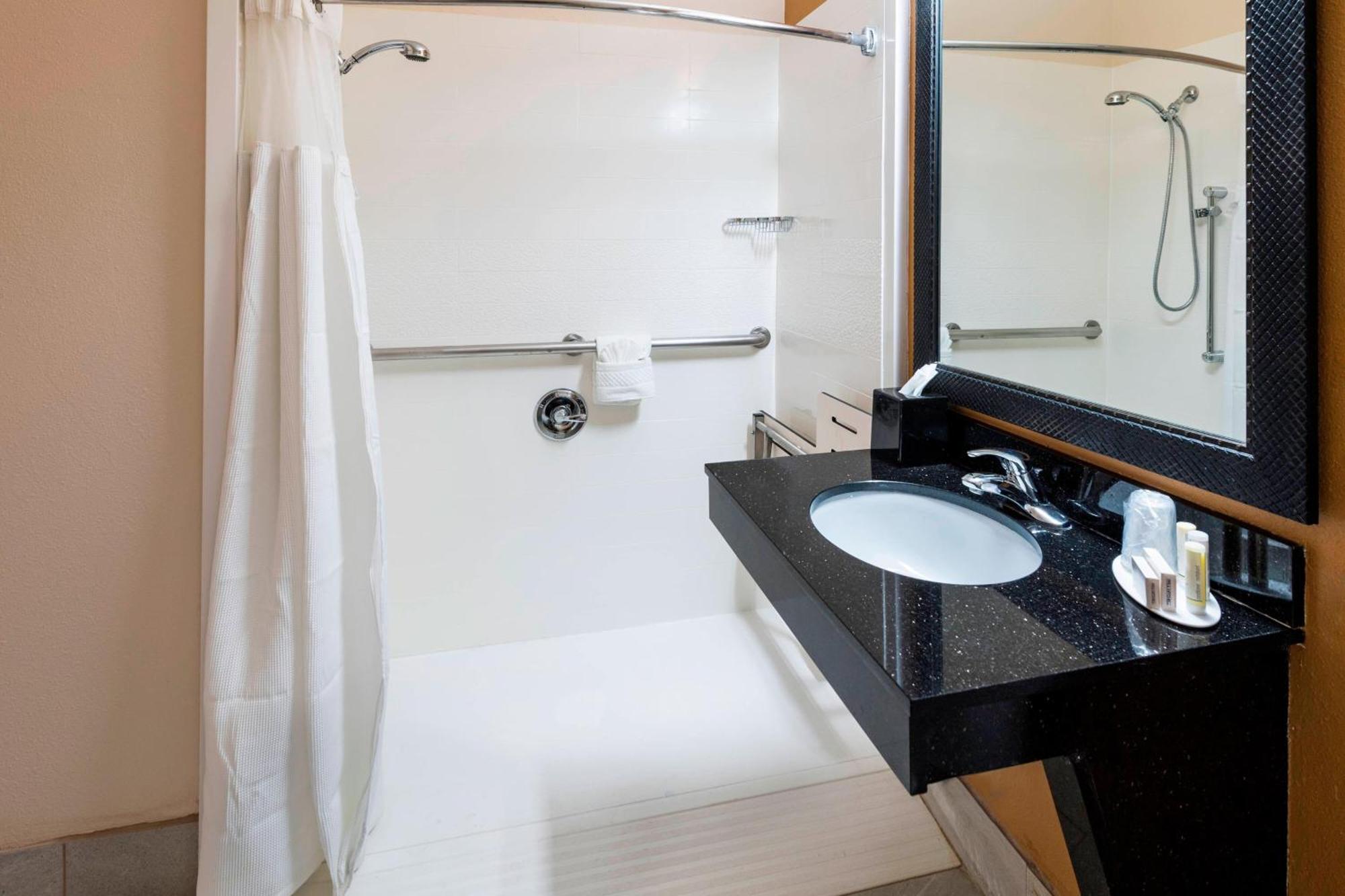 Fairfield Inn And Suites St Petersburg Clearwater Pinellas Park Bagian luar foto