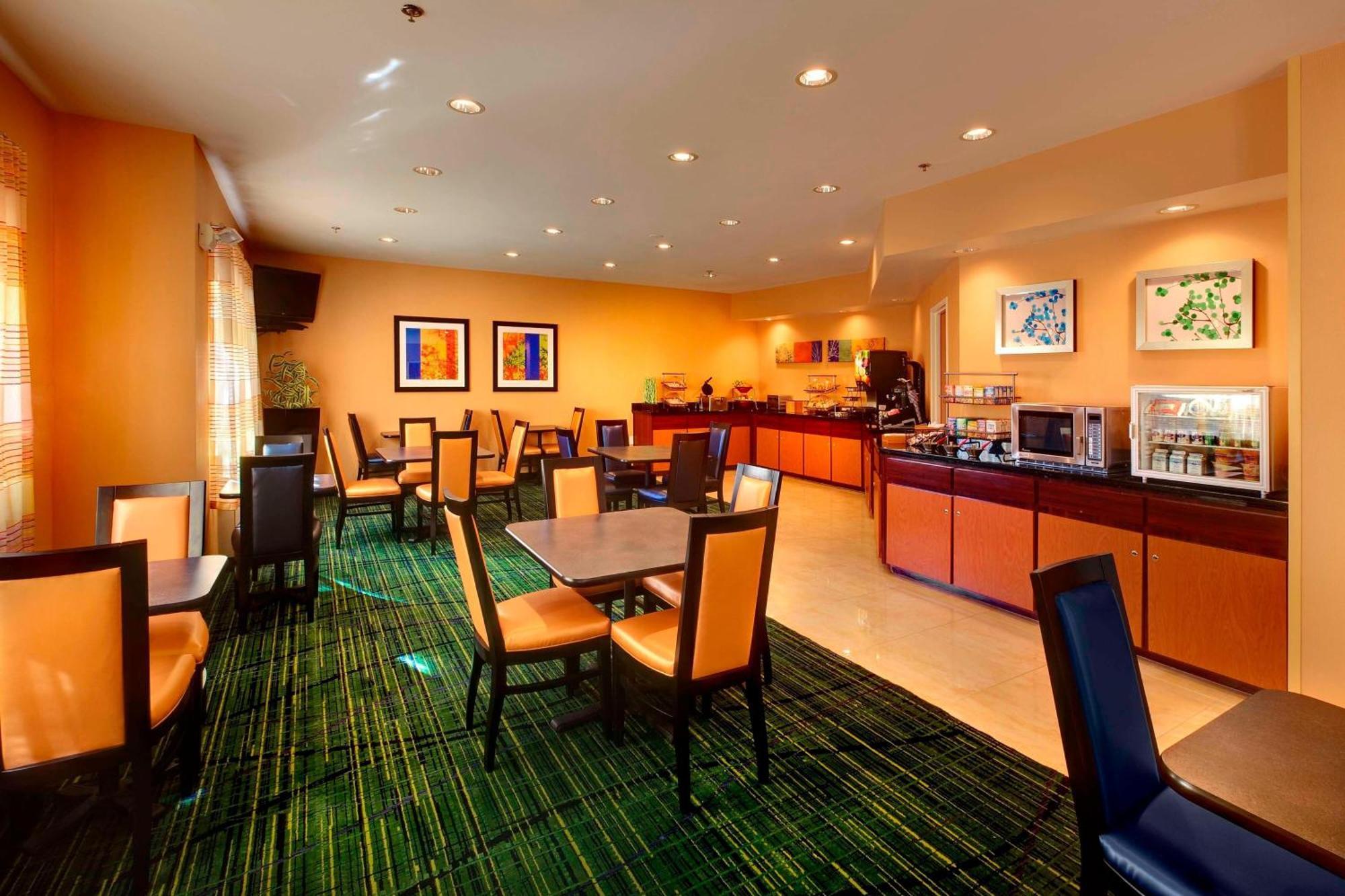 Fairfield Inn And Suites St Petersburg Clearwater Pinellas Park Bagian luar foto