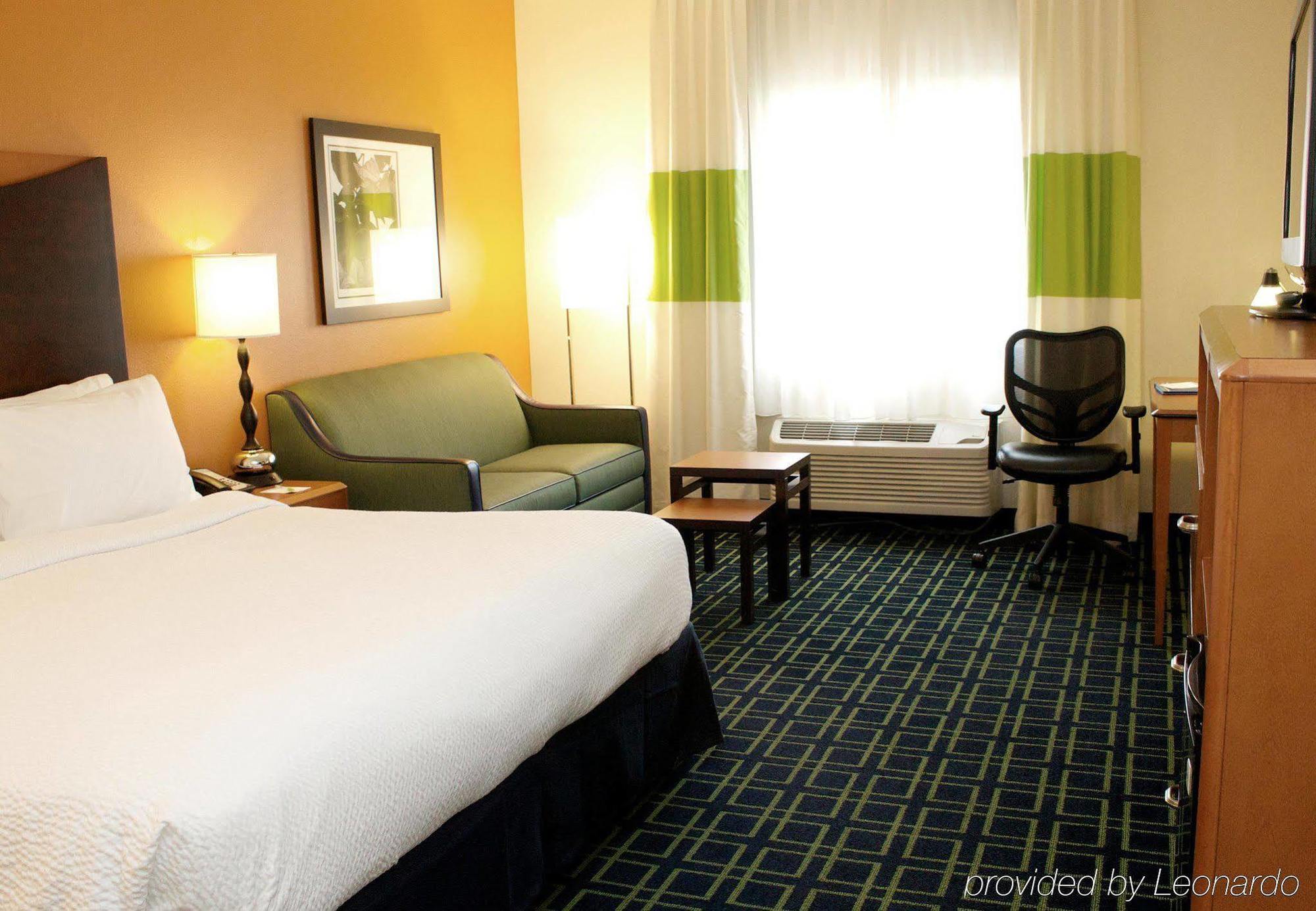 Fairfield Inn And Suites St Petersburg Clearwater Pinellas Park Bagian luar foto